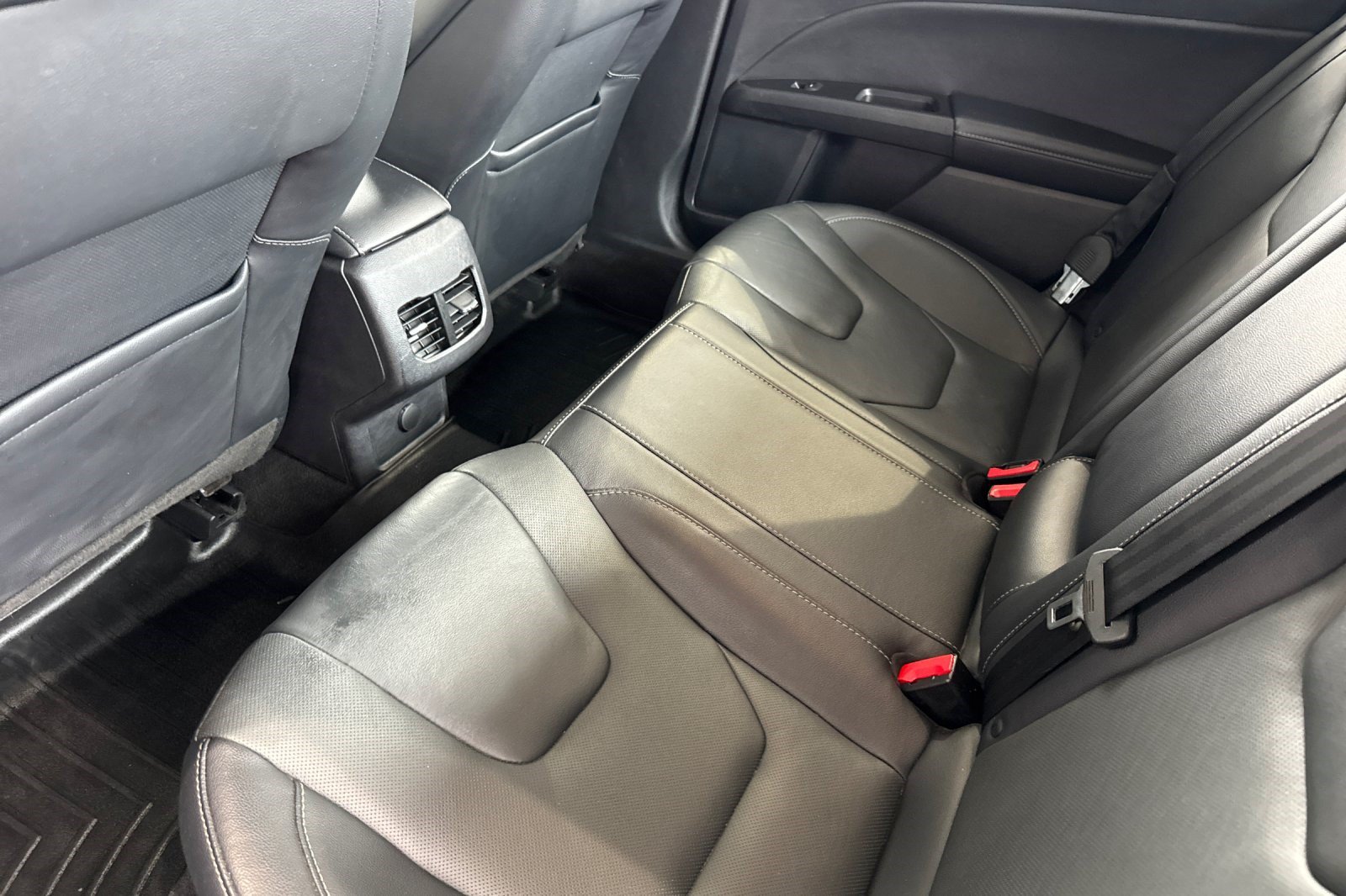 Used 2019 Ford Fusion Titanium FWD image 15