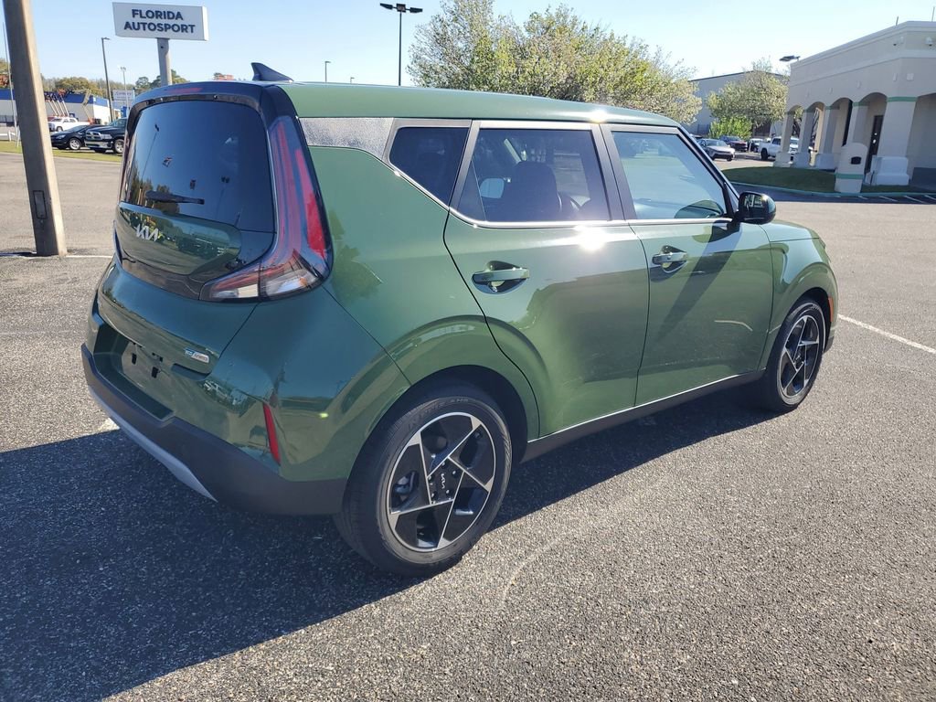 Used 2023 Kia Soul EX image 4