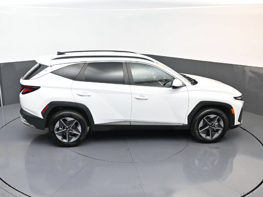 Certified 2025 Hyundai Tucson SEL AWD/4WD image 16