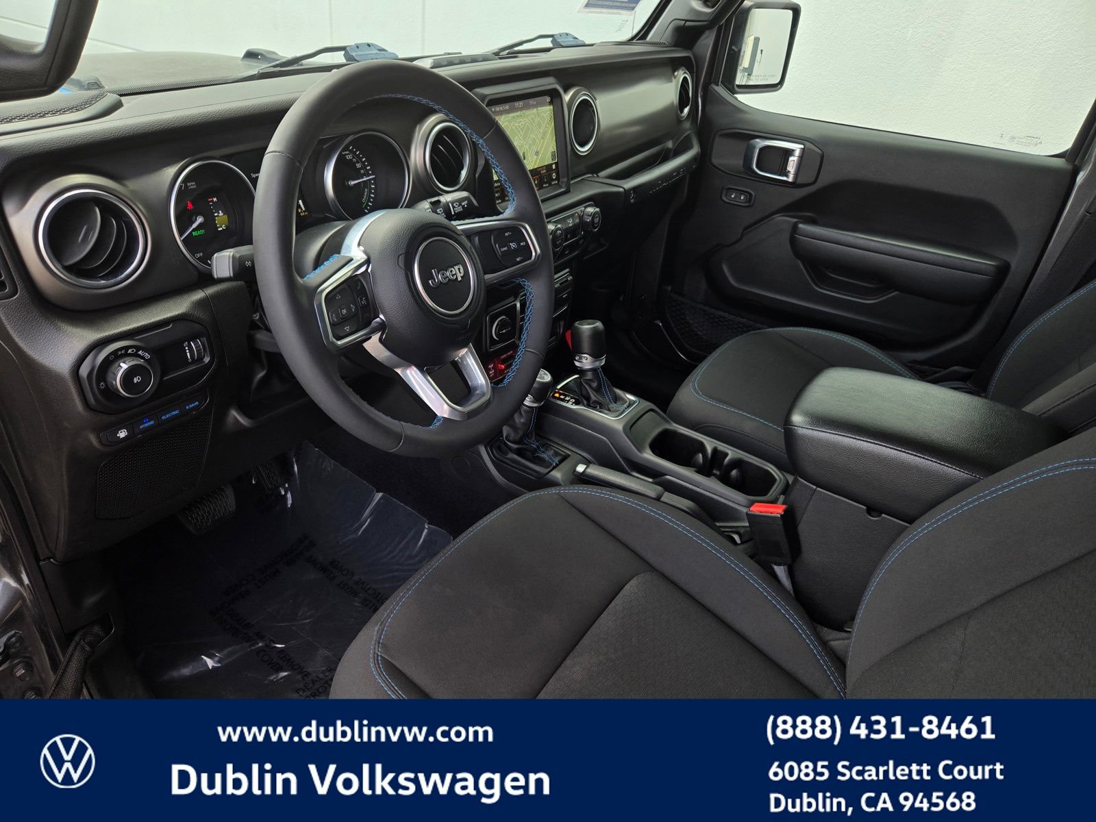 Used 2023 Jeep Wrangler Unlimited Rubicon 4xe w/ Cold Weather Group AWD/4WD image 11