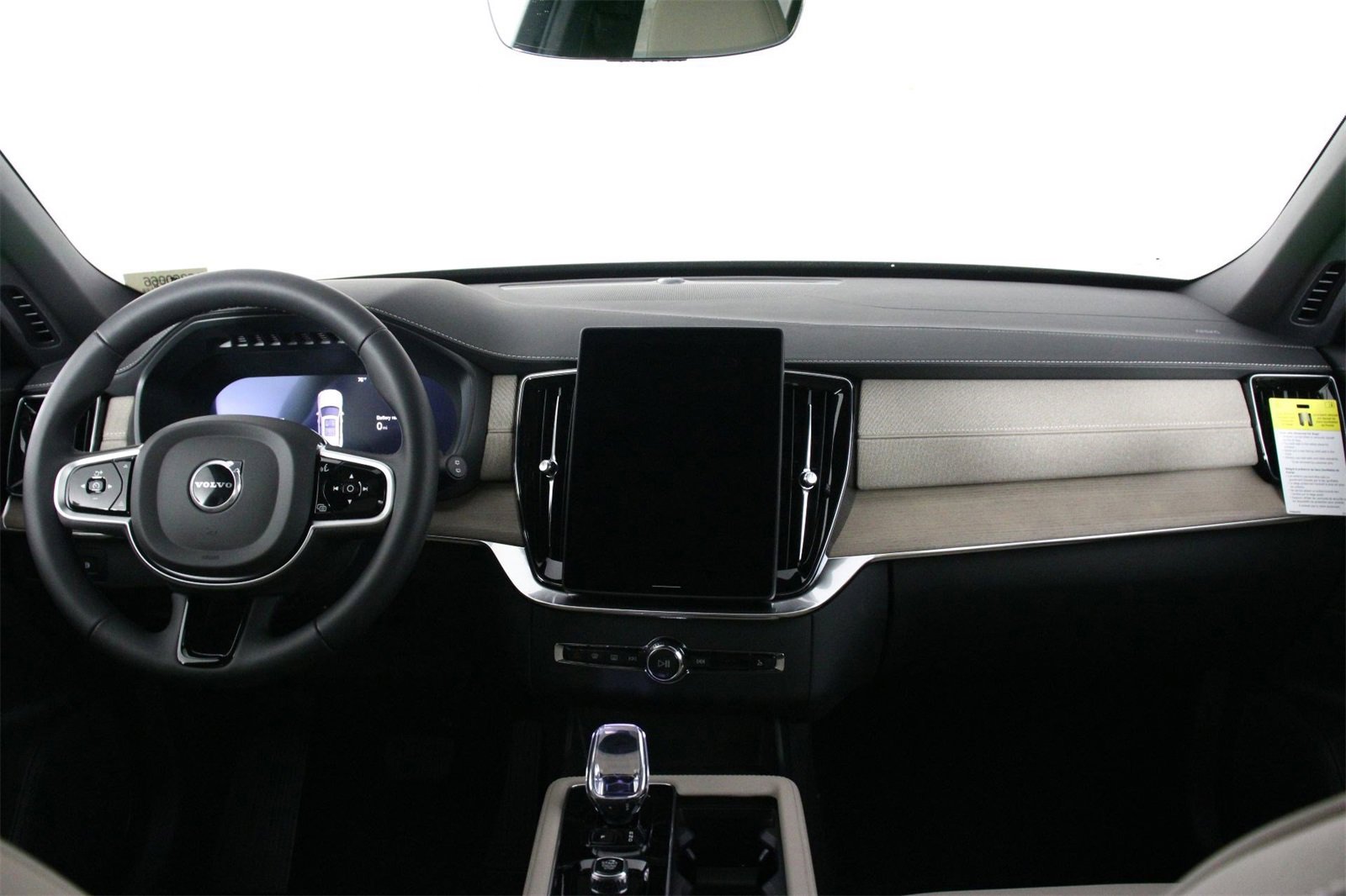 New 2026 Volvo XC90 T8 Core image 5