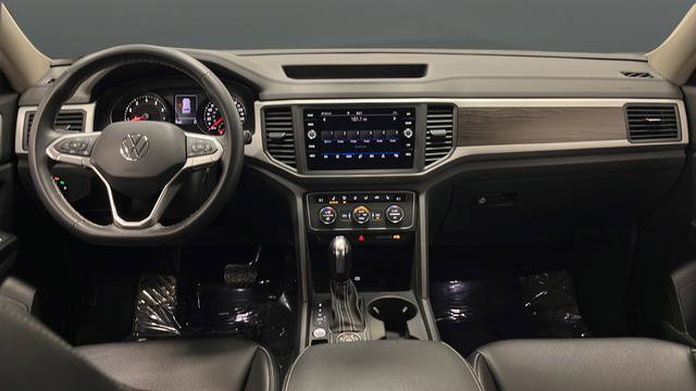 Used 2021 Volkswagen Atlas SE w/ Towing Package image 11