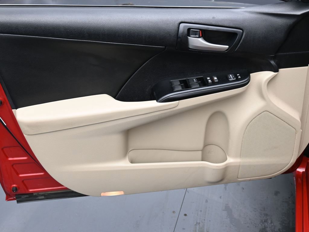 Used 2014 Toyota Camry LE FWD image 9