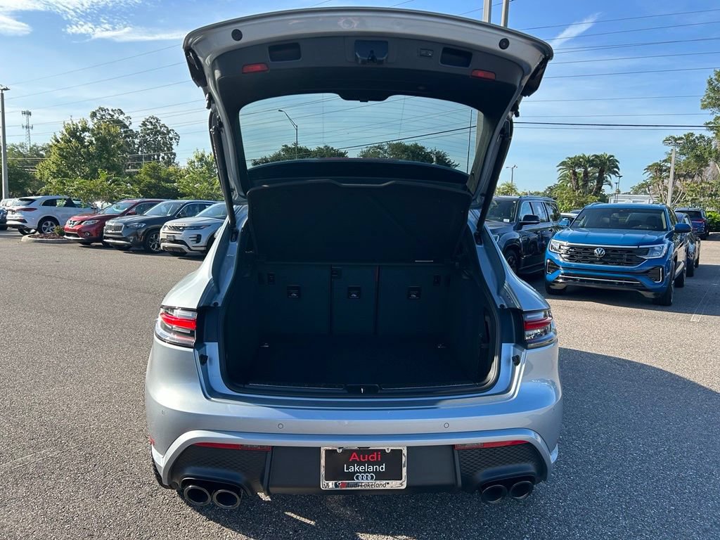 Used 2024 Porsche Macan AWD/4WD image 43