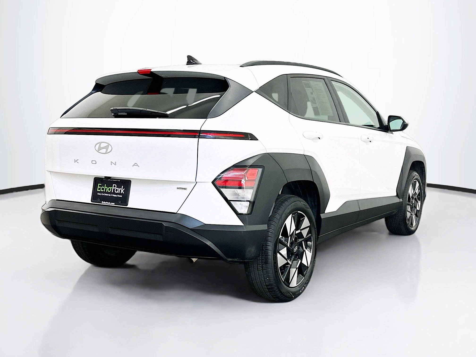 Used 2025 Hyundai Kona SEL AWD/4WD image 9