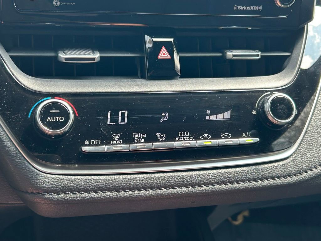 Used 2021 Toyota Corolla SE image 25