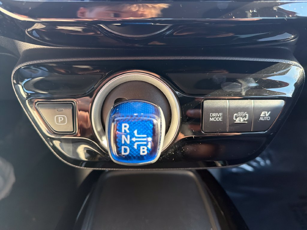 Used 2022 Toyota Prius Prime LE FWD image 17