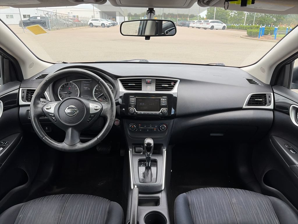 Used 2016 Nissan Sentra SV FWD image 13