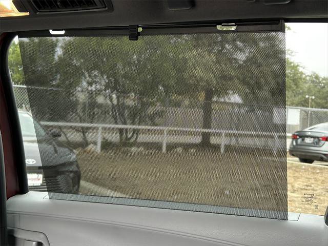 Certified 2022 Toyota Sienna XSE image 24