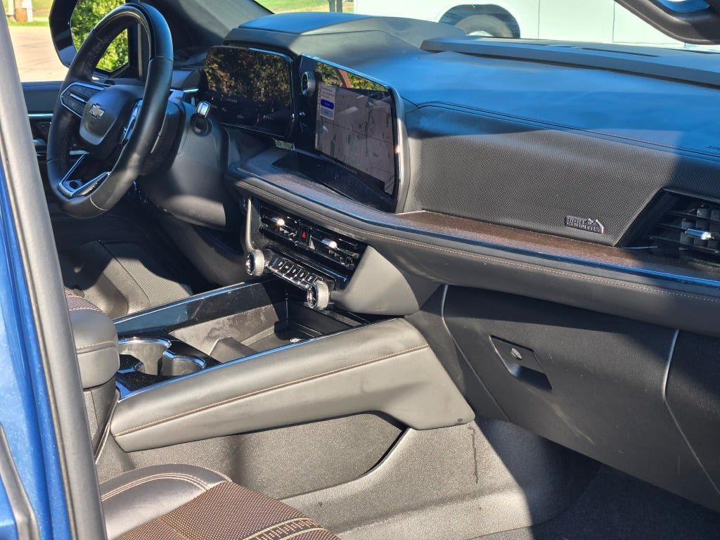 Used 2026 Chevrolet Suburban High Country w/ Sun And Tow Package AWD/4WD image 8