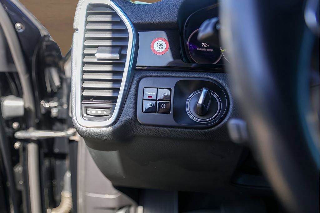 Used 2020 Porsche Cayenne E-Hybrid image 15