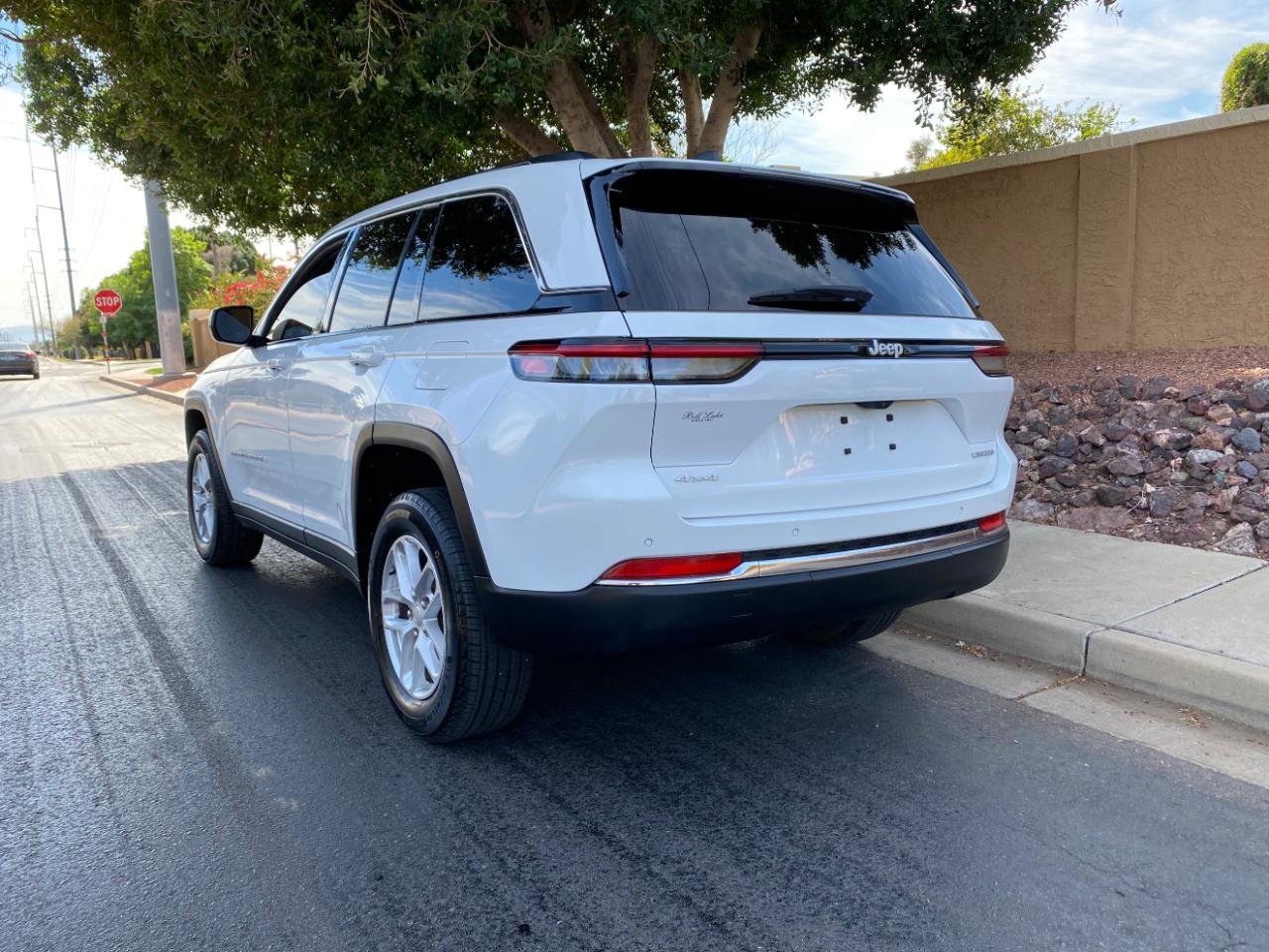 Used 2024 Jeep Grand Cherokee Laredo X w/ Trailer Tow Package AWD/4WD image 70