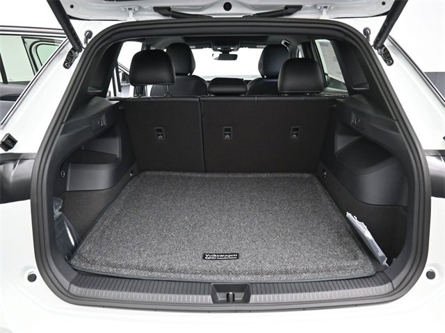 New 2026 Volkswagen Tiguan SE R-Line image 12