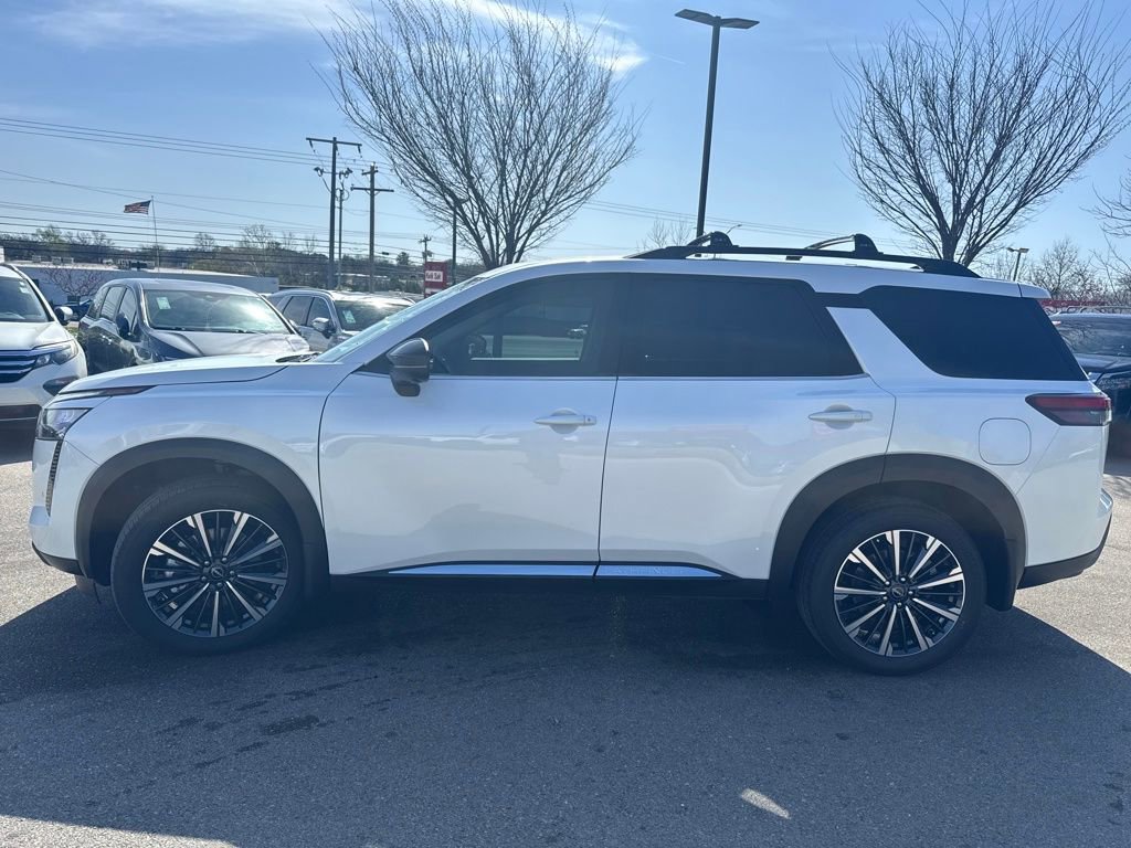 New 2026 Nissan Pathfinder Platinum FWD image 4
