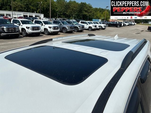 Used 2023 Chevrolet Traverse High Country FWD image 10