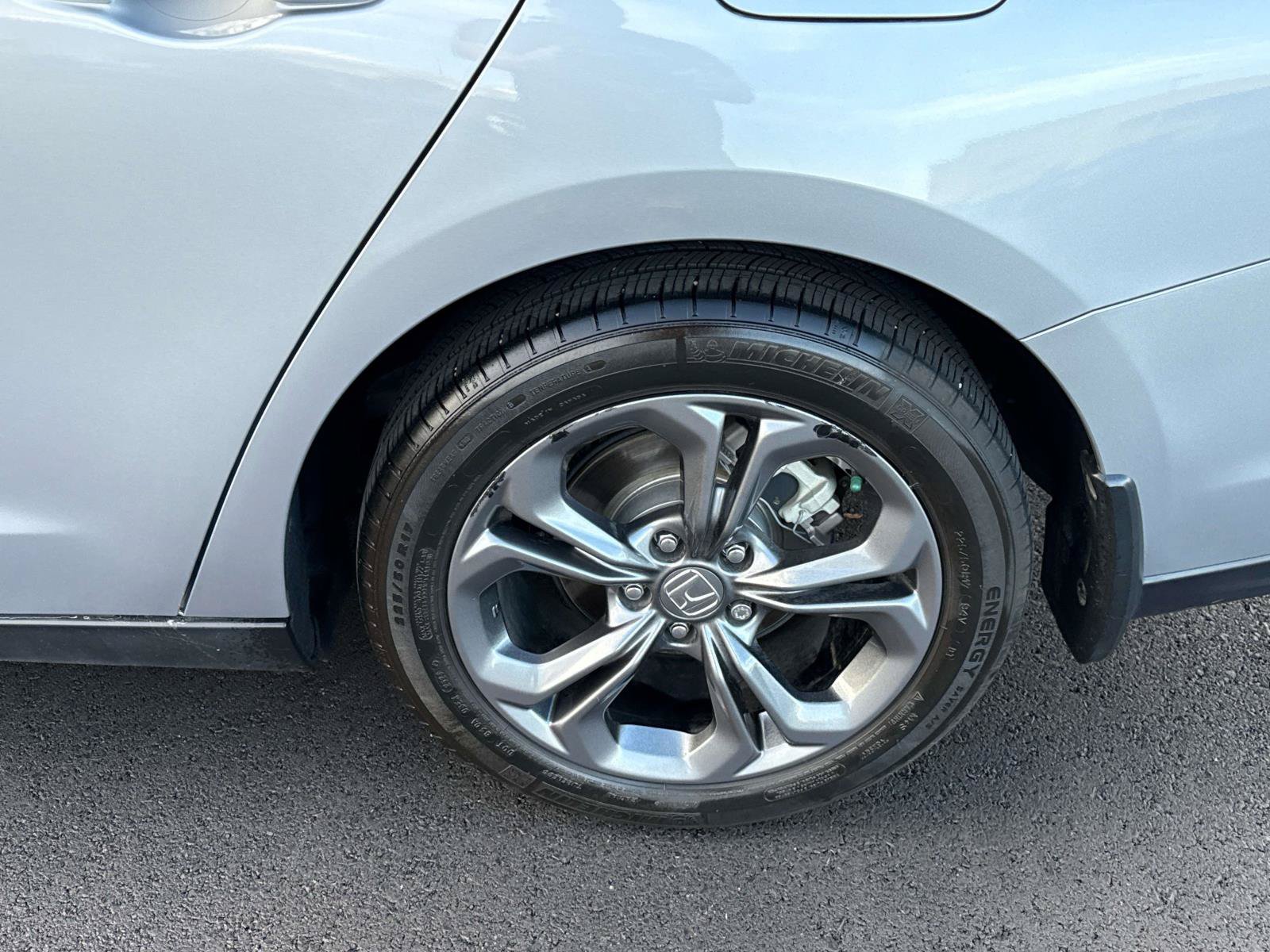 Used 2023 Honda Accord EX image 7