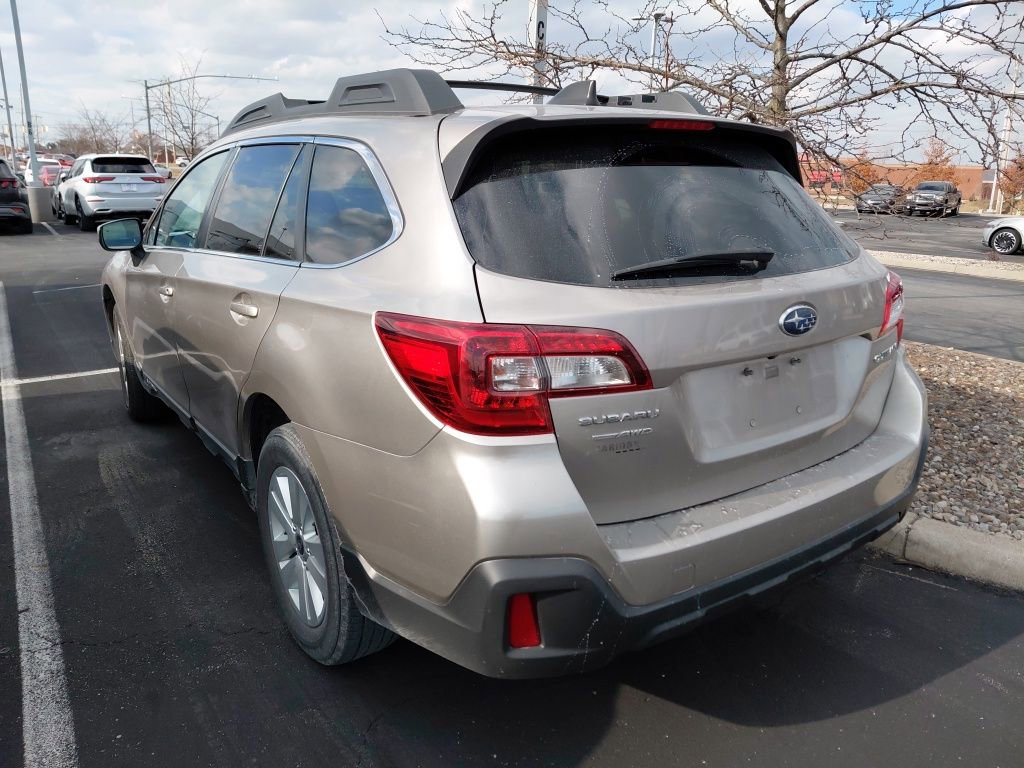 Used 2019 Subaru Outback 2.5i Premium image 3