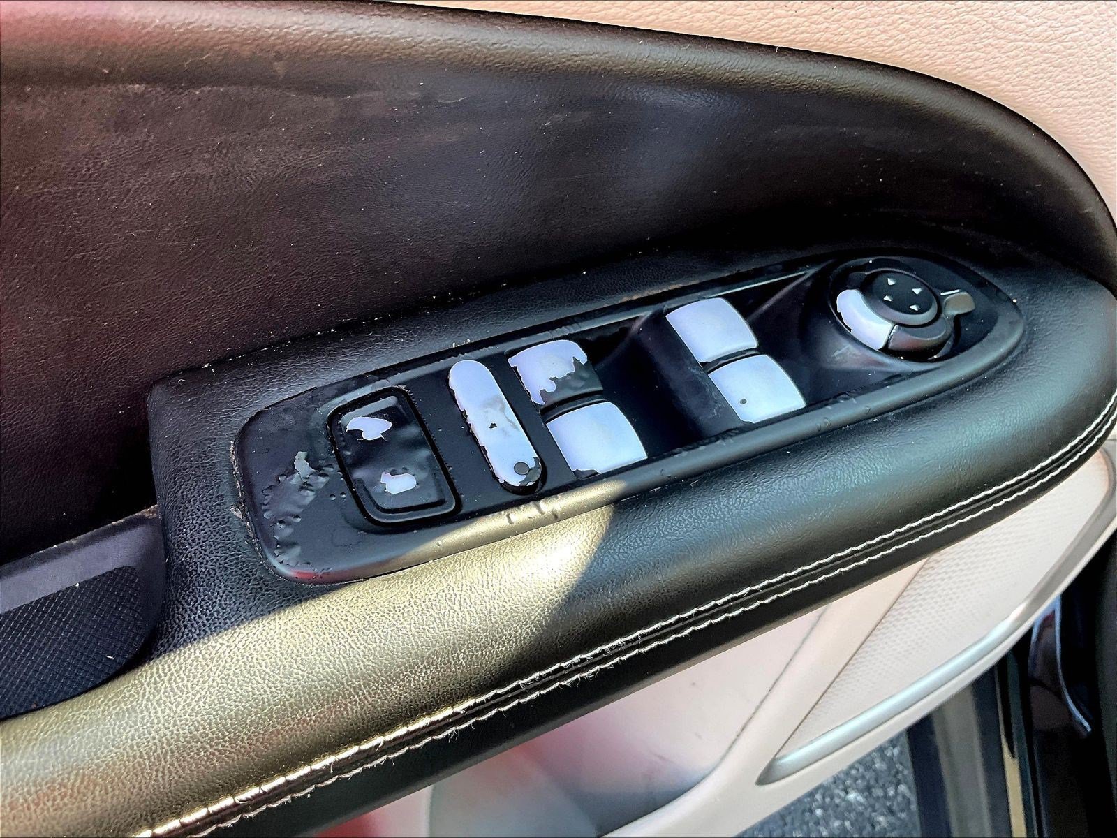 Used 2018 Jeep Compass Latitude w/ Popular Equipment Group FWD image 35