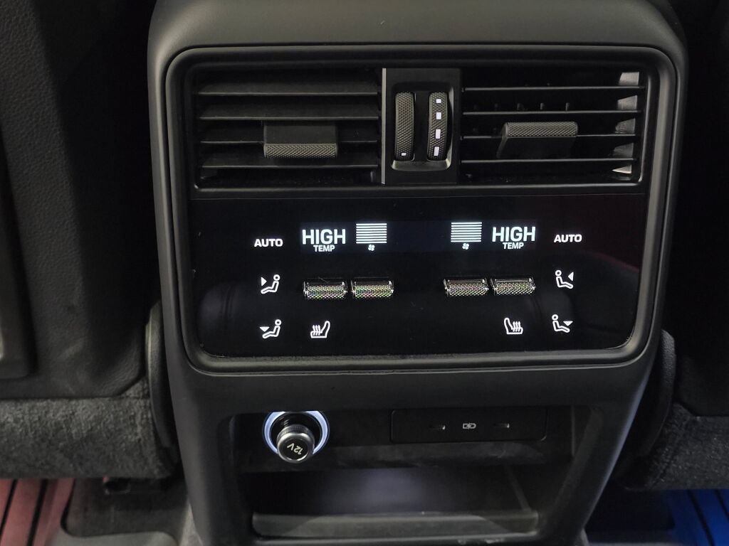 Certified 2024 Porsche Cayenne Turbo GT AWD/4WD image 20