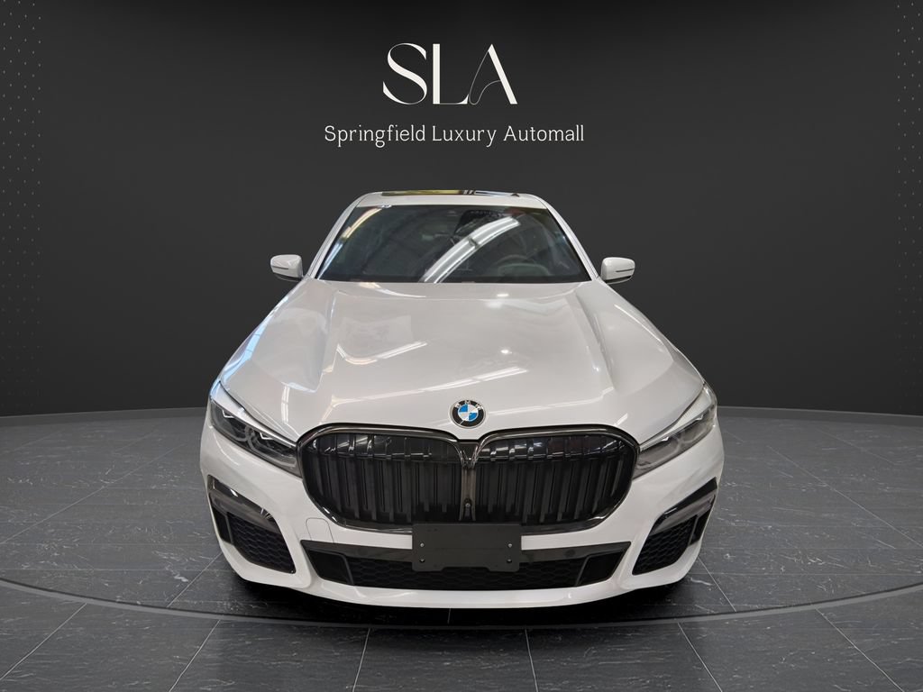 Used 2021 BMW 750i xDrive w/ Executive Package AWD/4WD image 2