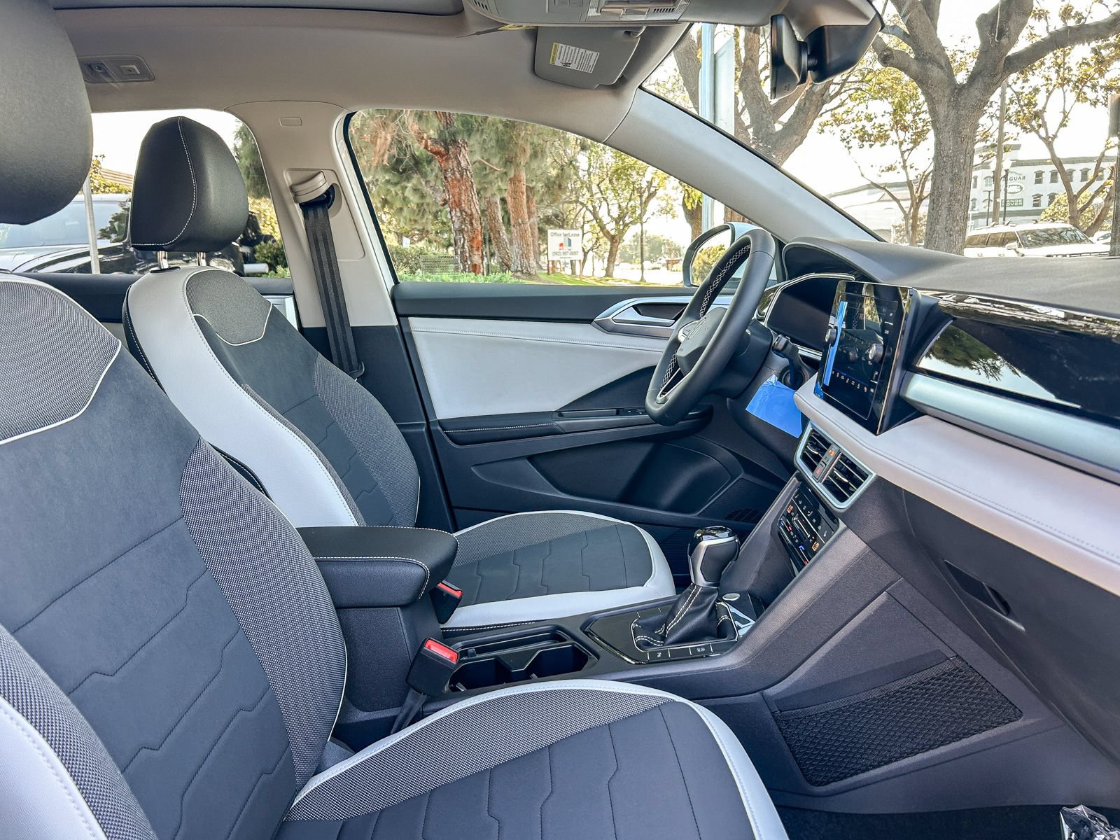 New 2026 Volkswagen Taos SE FWD image 19