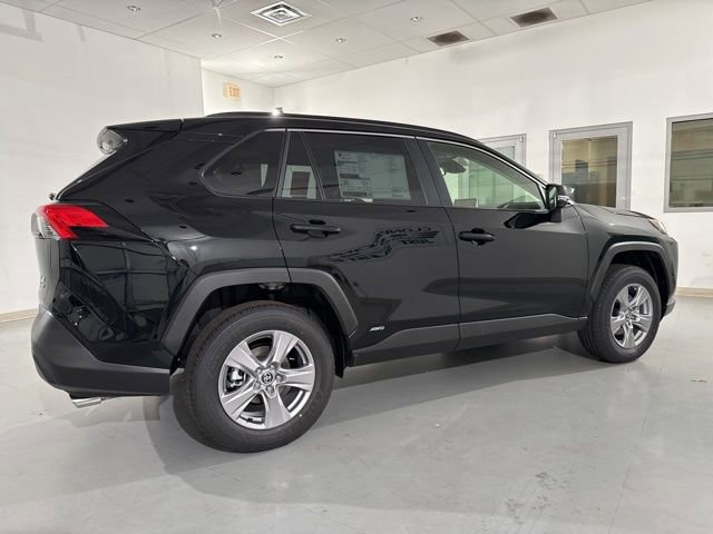 New 2025 Toyota RAV4 XLE image 12