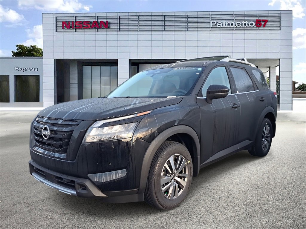 New 2025 Nissan Pathfinder SL w/ Black Appearance Package image 3