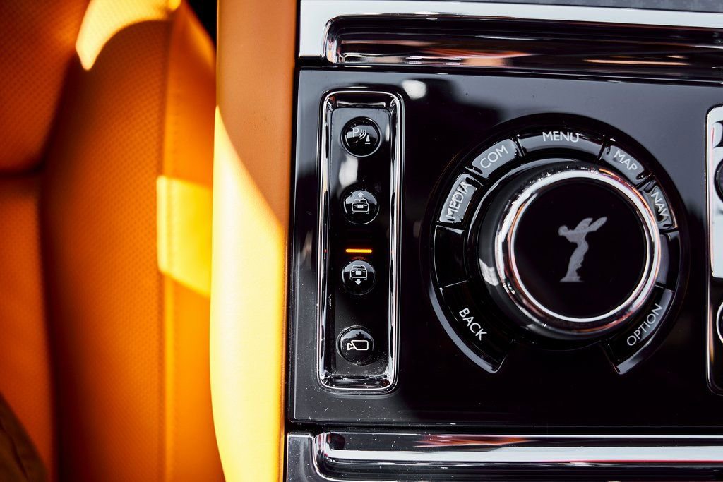 Used 2024 Rolls-Royce Cullinan Black Badge image 72