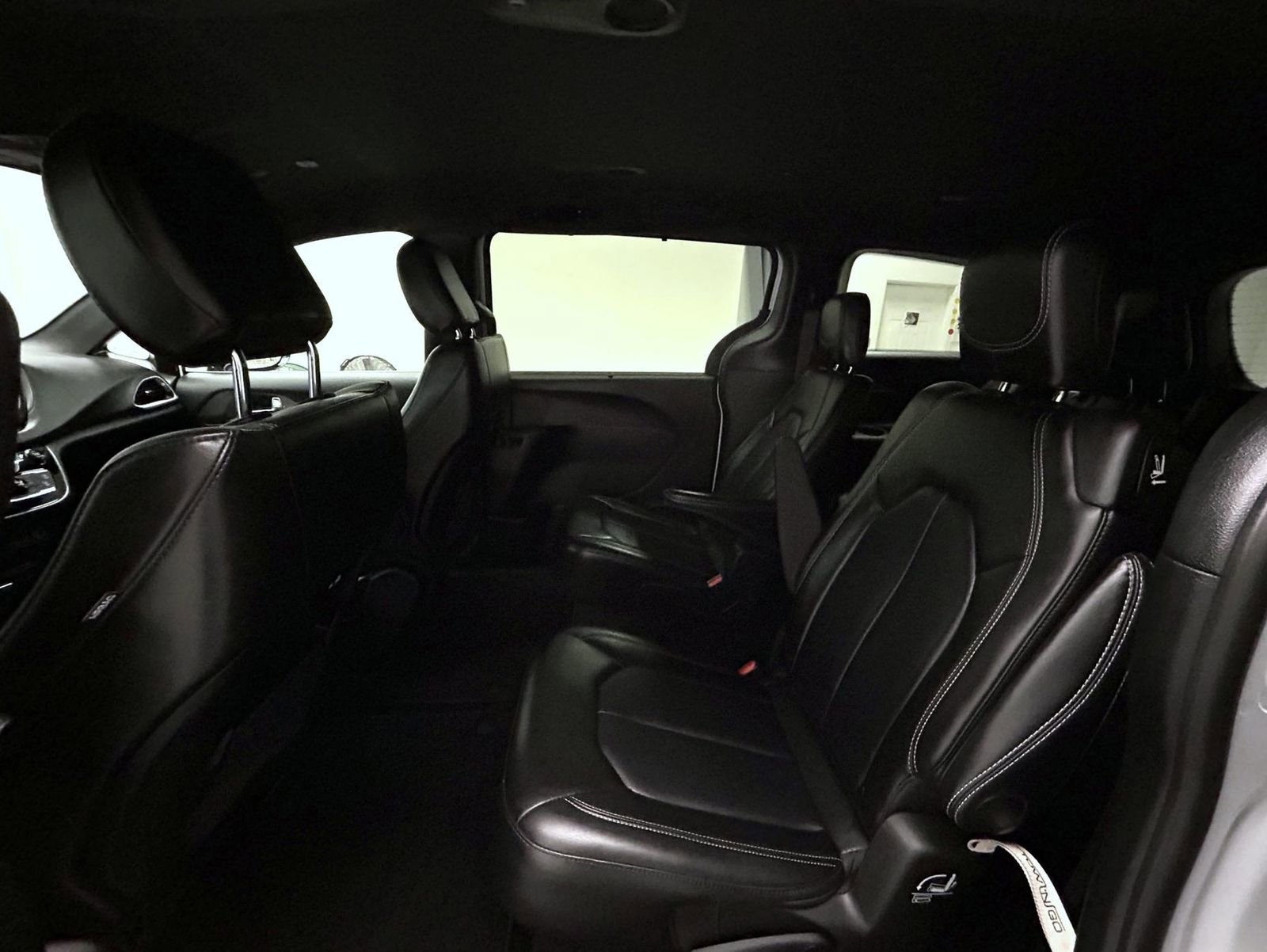 Used 2025 Chrysler Pacifica Select image 17