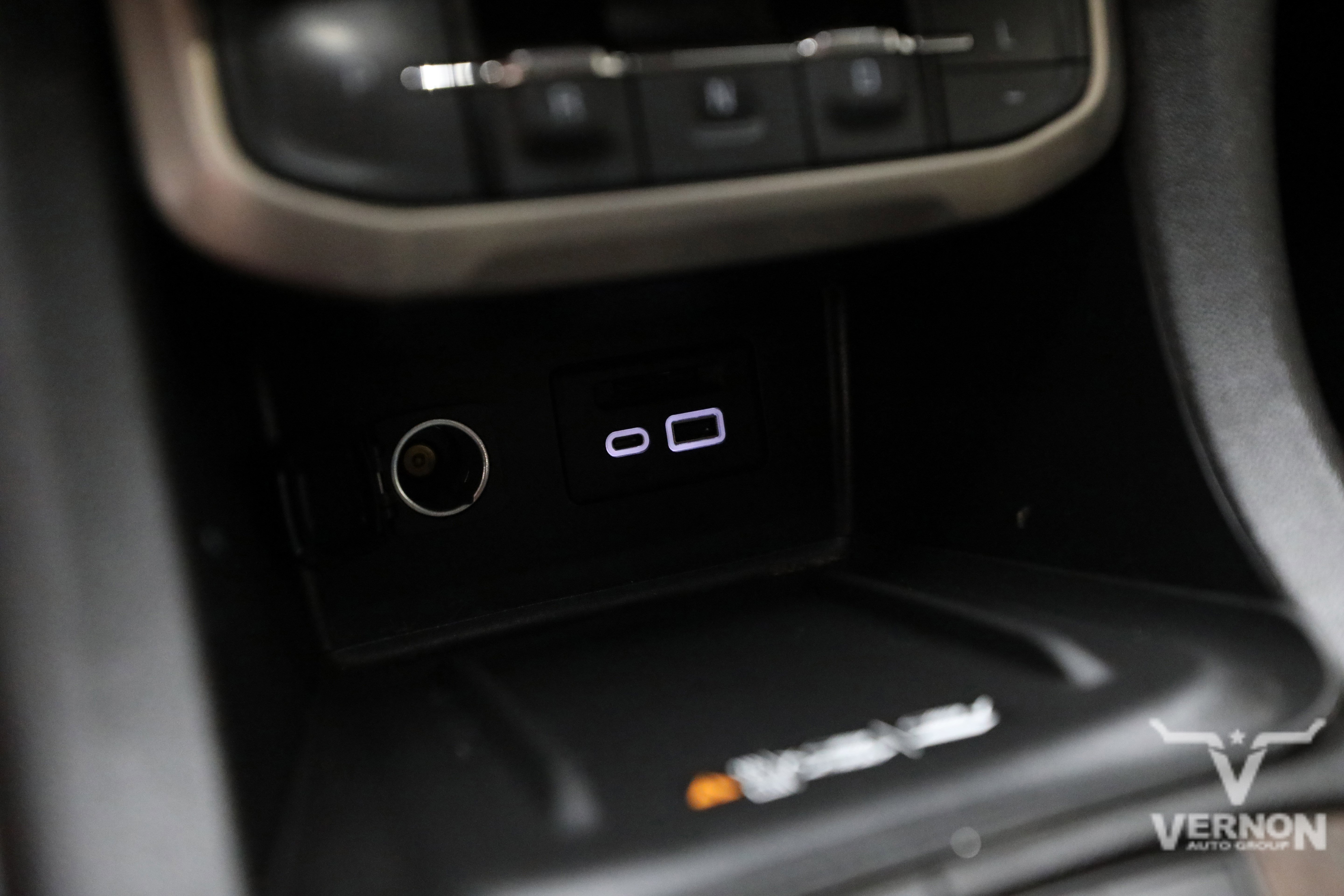 Used 2022 GMC Acadia Denali w/ Denali Ultimate Package image 25