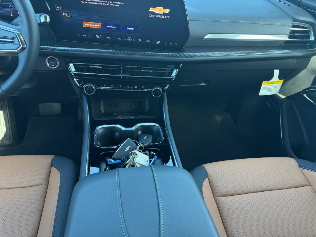 New 2027 Chevrolet Traverse Z71 w/ Enhanced Driving Package AWD/4WD image 11