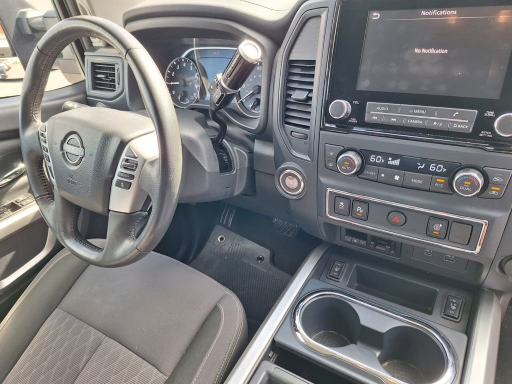 Used 2024 Nissan Titan SV w/ SV Convenience Package image 29