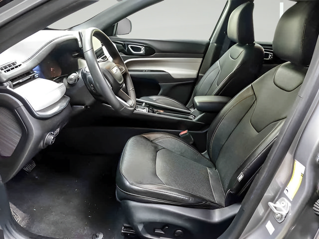 Used 2023 Jeep Compass Limited AWD/4WD image 8