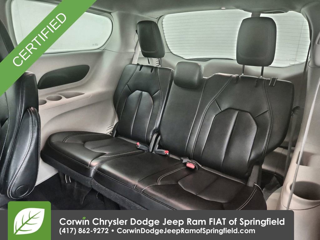 Certified 2023 Chrysler Pacifica Touring-L image 31