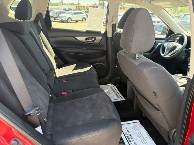 Used 2016 Nissan Rogue SV AWD/4WD image 18