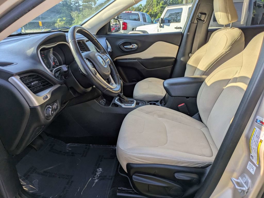 Used 2015 Jeep Cherokee Latitude FWD image 20