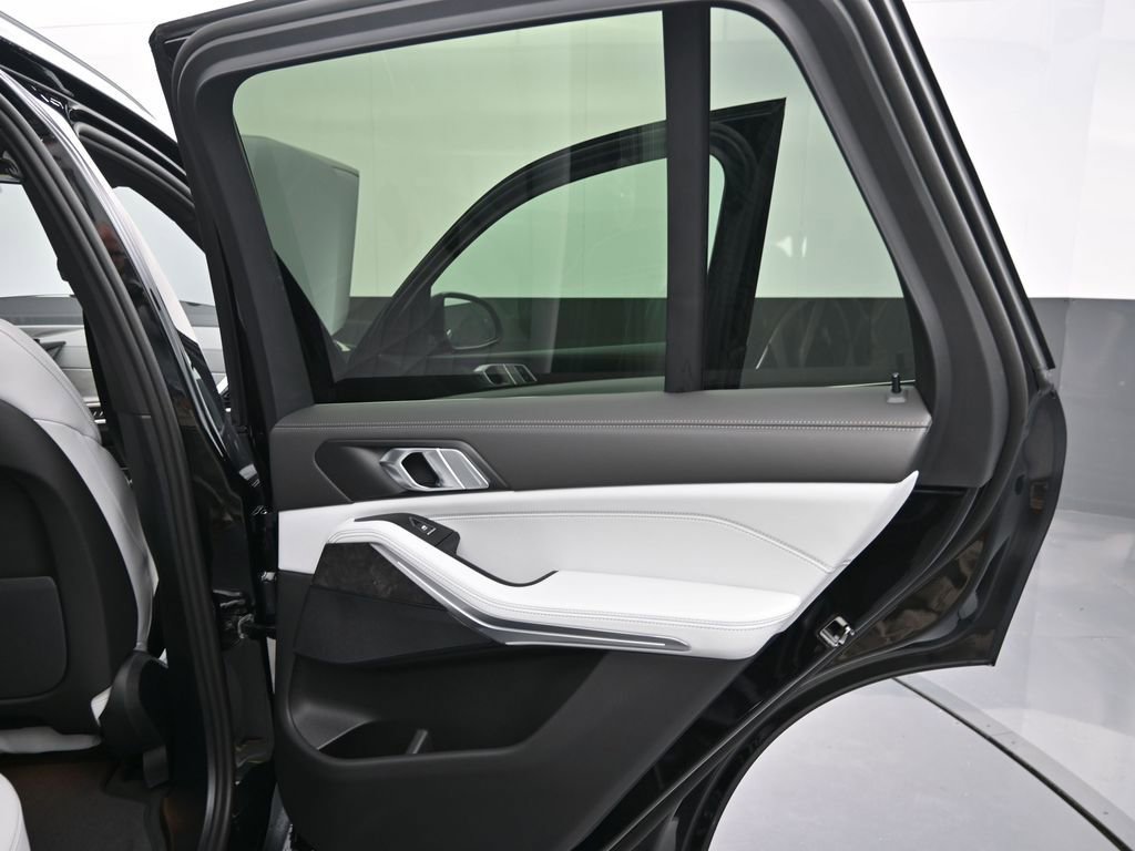 New 2026 BMW X5 sDrive40i w/ Parking Assistance Package RWD image 23