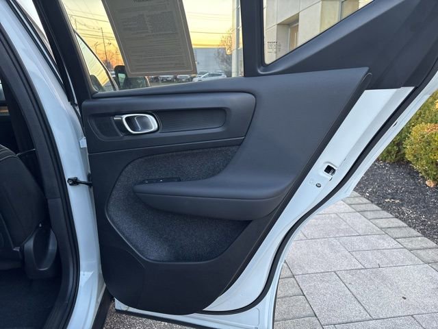 Used 2025 Volvo XC40 B5 Plus AWD/4WD image 13