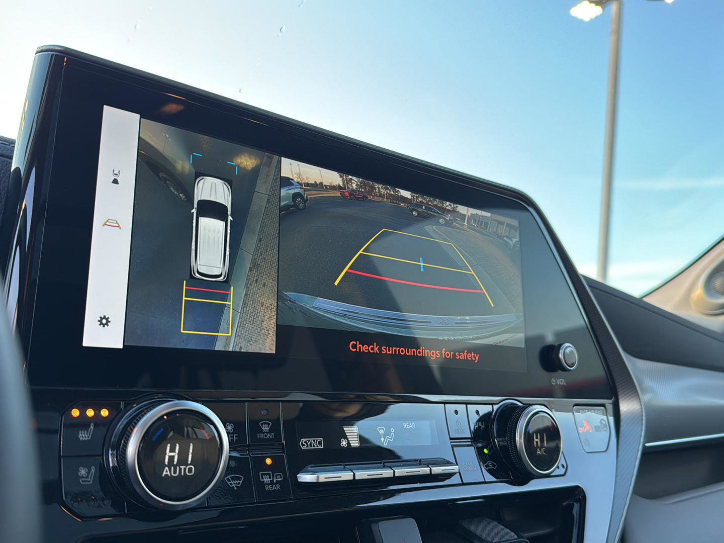 Used 2024 Toyota Highlander Platinum image 26