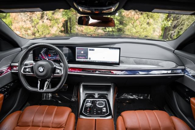 Used 2023 BMW 740i w/ Luxury Rear Seating Package RWD image 22
