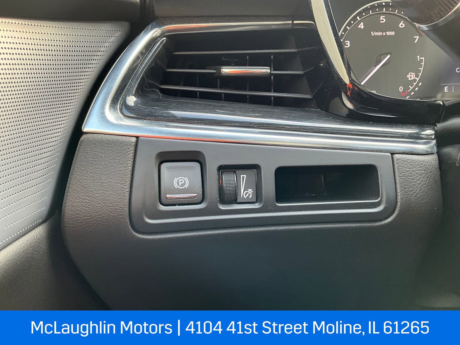 Certified 2022 Cadillac XT5 Premium Luxury w/ LPO, Floor Liner Package image 25