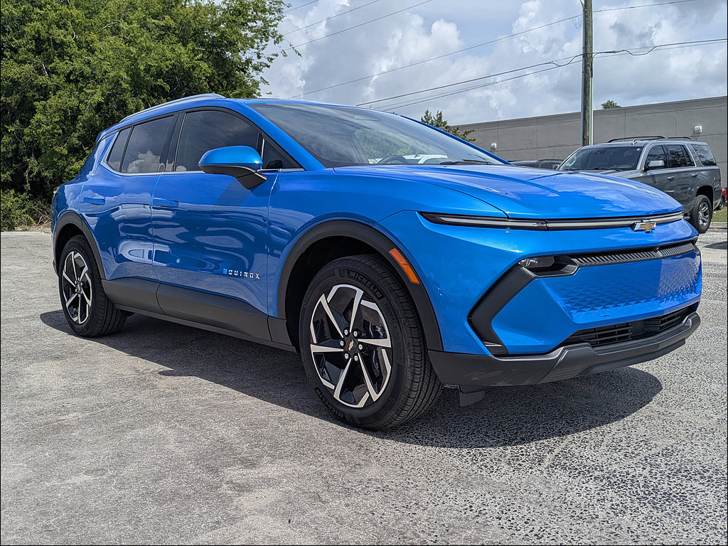 New 2026 Chevrolet Equinox EV LT AWD/4WD image 2