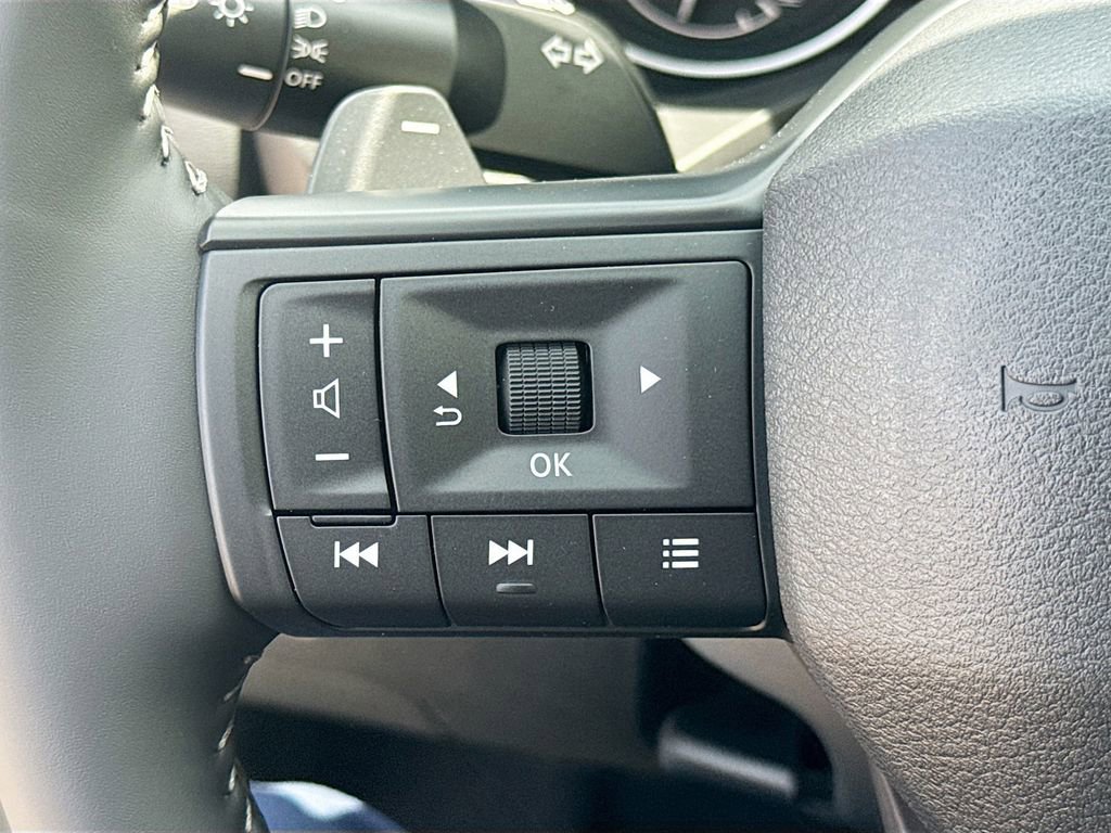 Used 2025 Nissan Rogue SV image 10