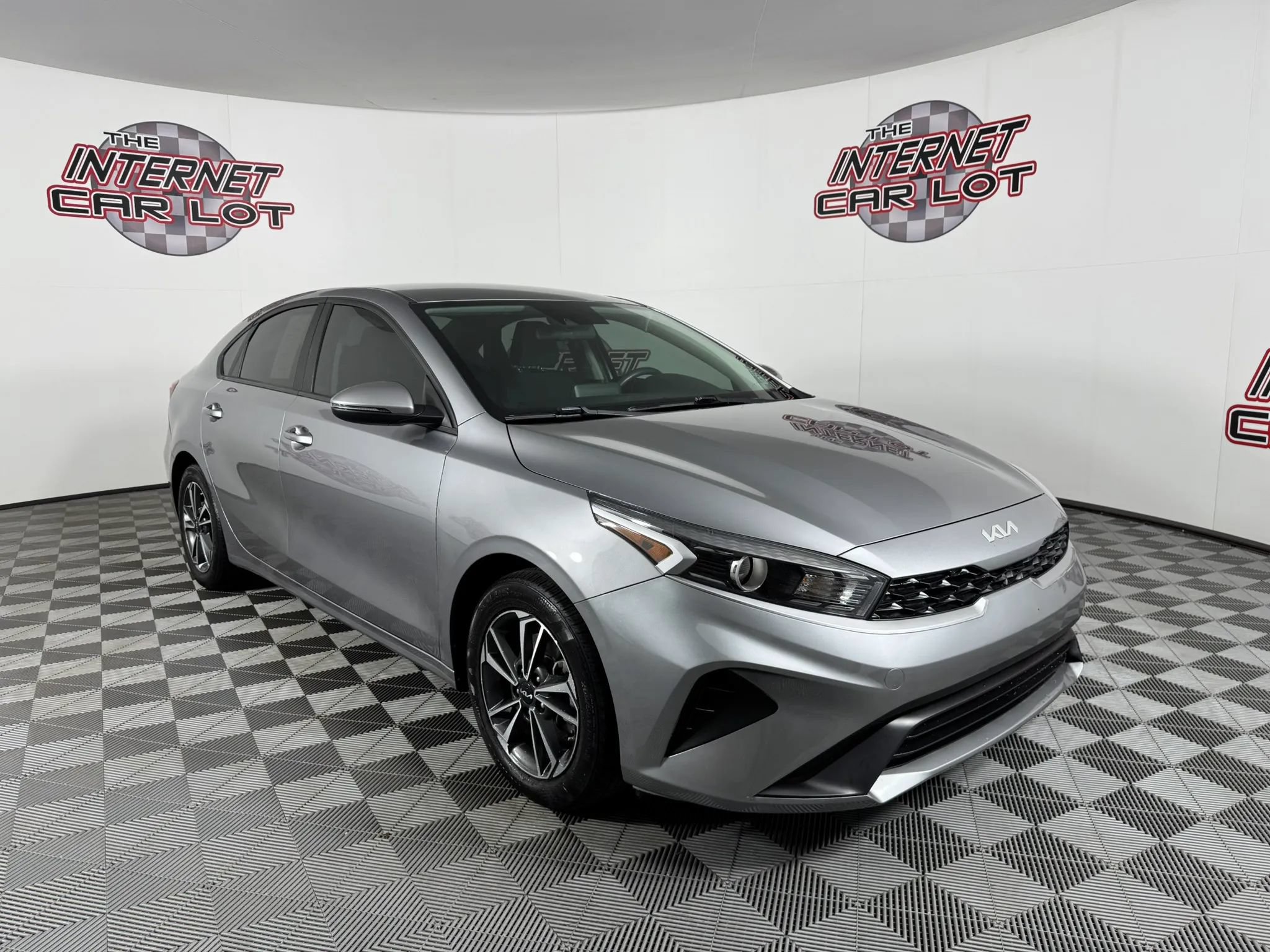 Used 2023 Kia Forte LXS w/ LXS Technology Package FWD image 9