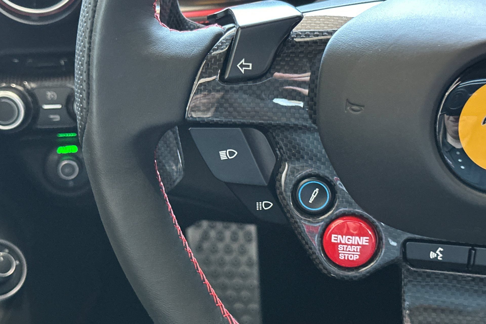 Used 2018 Ferrari 812 Superfast RWD image 29