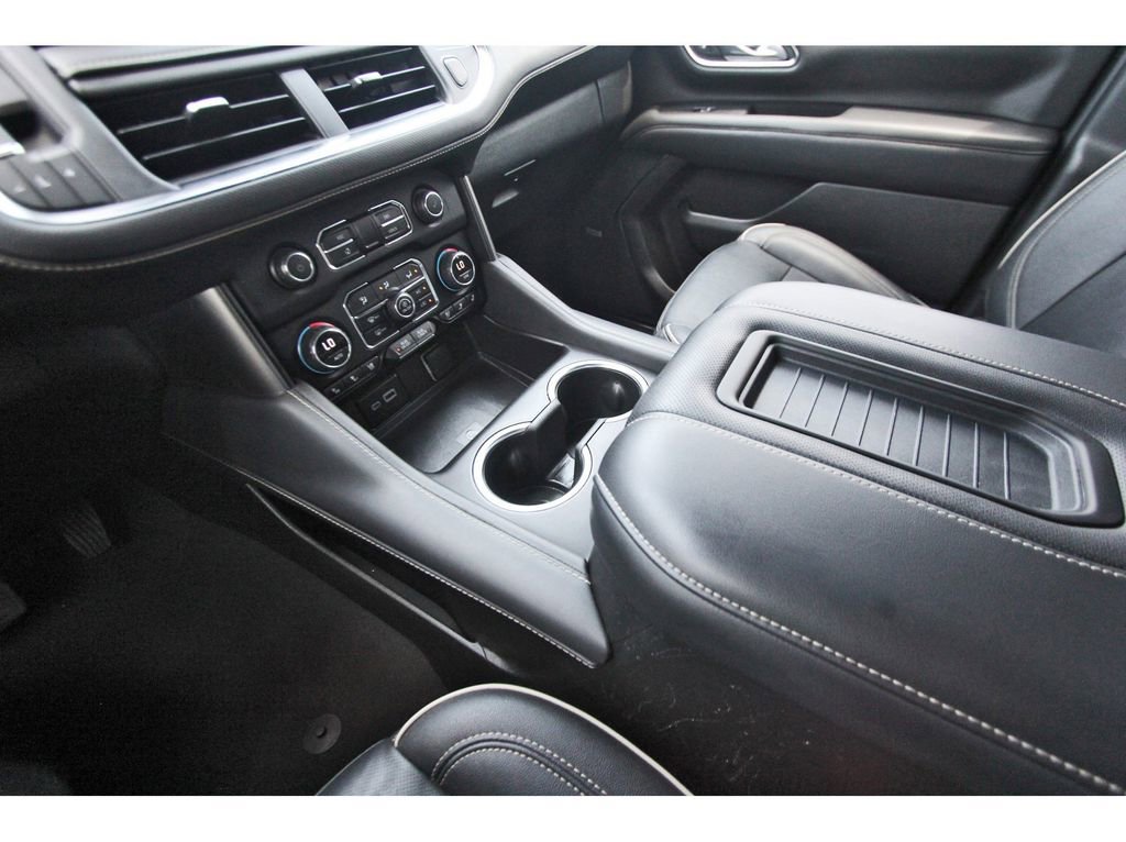Used 2024 Chevrolet Suburban Premier RWD image 25