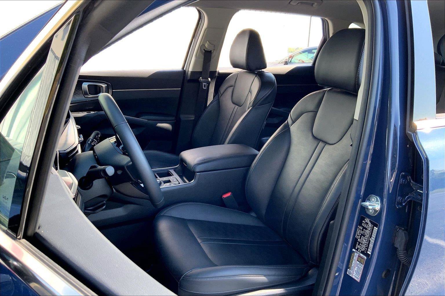 Used 2025 Kia Sorento S FWD image 23