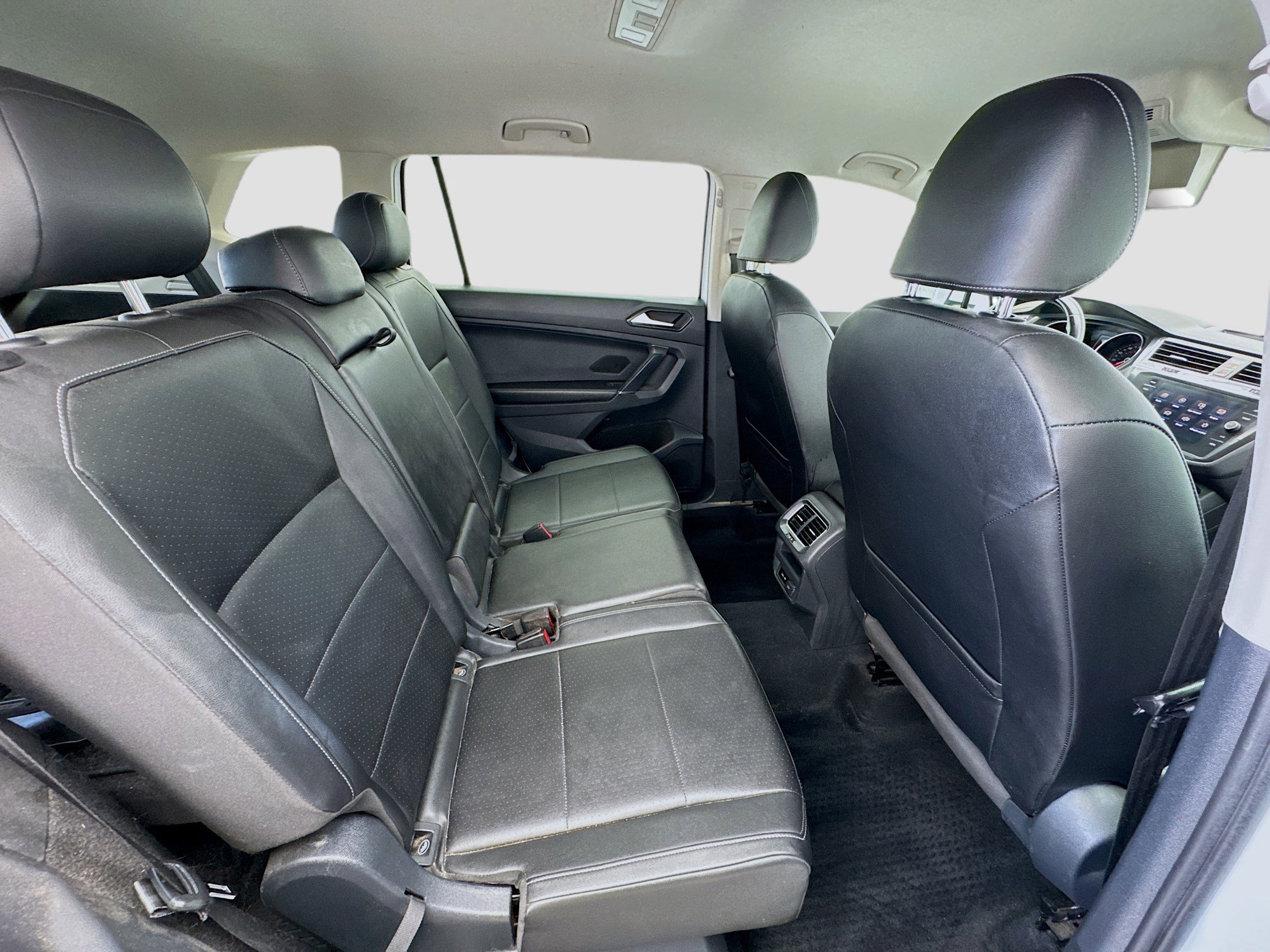 Used 2018 Volkswagen Tiguan SE FWD image 18