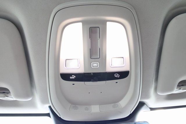 Used 2024 Volvo XC60 B5 Plus image 35