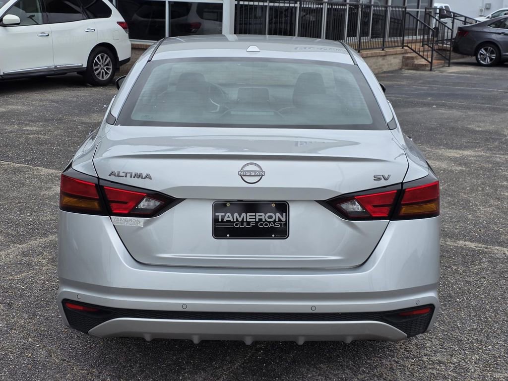 Used 2024 Nissan Altima 2.5 SV image 4